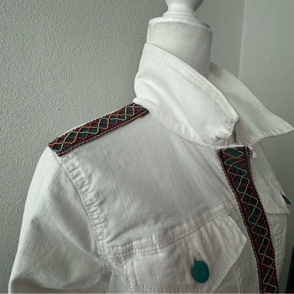 White Denim Jacket Custom Floral Design Painted Back SZ L - Picture 5 of 15